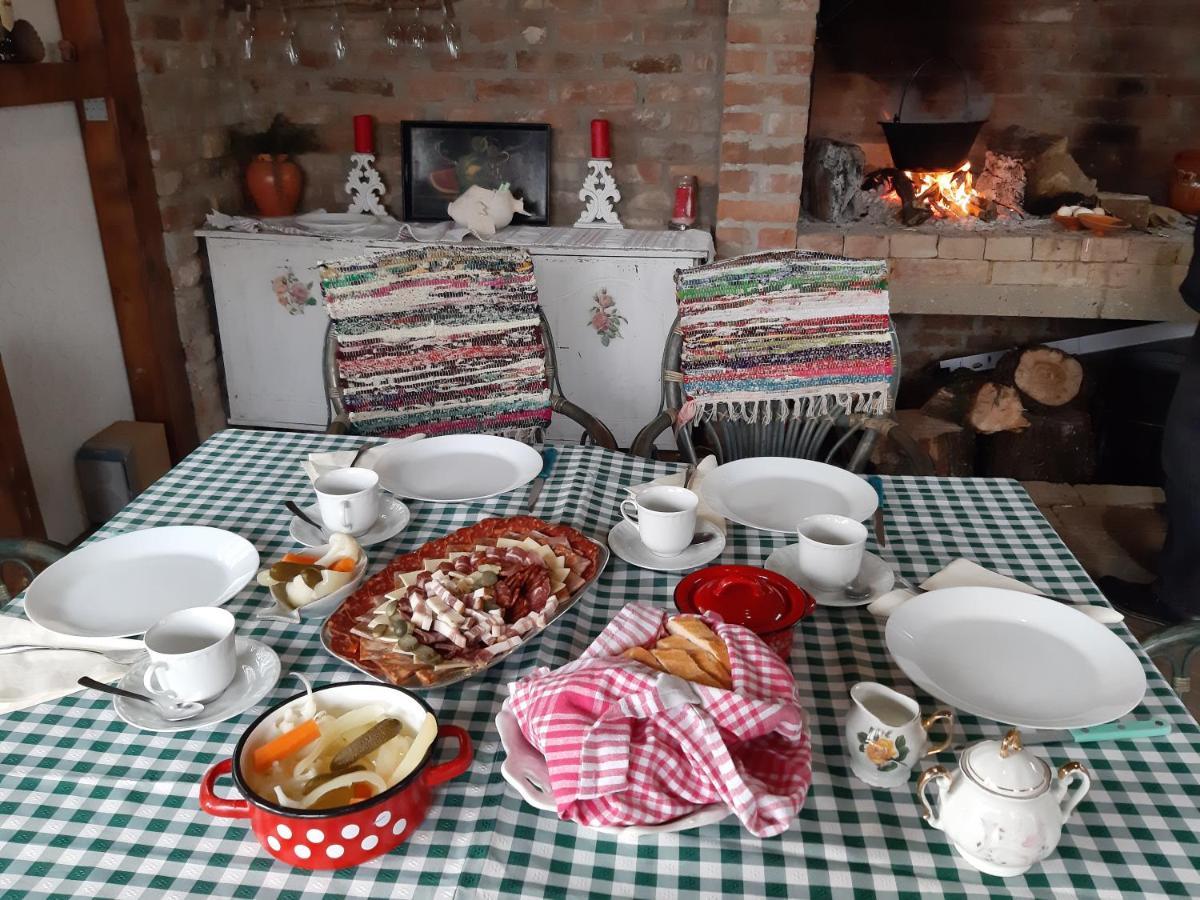 Izvor Apartment Ilok Bagian luar foto